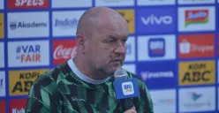 Bojan Hodak memuji permainan apik Persib meski hanya imbang 1-1 lawan Lion City Sailors, finalis ACL Two musim lalu. Ia akui timnya kurang pengalaman tutup permainan. (Foto: persib.co.id)