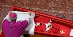 Potret prosesi pemakaman Paus Fransiskus di Roma, Italia. (Sumber: Vatikan News)
