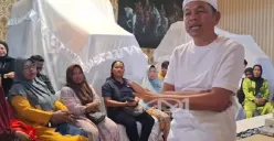 Tangkapan layar video Dedi Mulyadi saat debat dengan seorang remaja di Bekasi soal kebijakan wisuda sekolah.