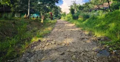 Kondisi jalan di Kecamatan Cibitung, Pandeglang, puluhan tahun dibiarkan rusak. (Sumber: Istimewa)