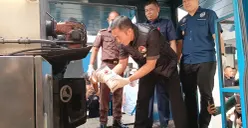 Polda Metro Jaya memusnahkan sejumlah barang bukti narkotika dari berbagai jenis seberat 315,7 Kilogram di Gedung Ditnarkoba Polda Metro Jaya, Jakarta Selatan, Selasa, 29 April 2025. (Sumber: Poskota/Ali Mansur)