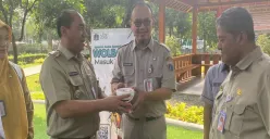 Pemerintah Jakarta Barat melakukan implementasi program Wolbachia di Kantor Walikota Jakarta Barat. 
Program dilakukan untuk menekan kasus Demam Berdarah Dengue (DBD). (Sumber: Poskota/Primayanti Juli Kumala Manalu)