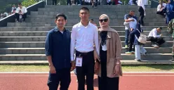 Ibnu Jamil dan Ade Maya saat mendampingi putra mereka, Dhofin Maula Jamil, yang dinyatakan resmi lulus dari Akademi Militer (Akmil). (Sumber: Instagram/@mayamaula9)