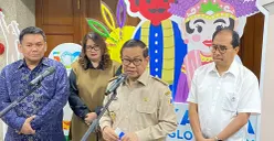 Gubernur Jakarta, Pramono Anung, saat menyampaikan pernyataan kepada awak media di Balai Kota DKI Jakarta, Selasa, 5 Agustus 2025. (Sumber: POSKOTA | Foto: M Tegar Jihad)