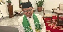Gubernur Jakarta, Pramono Anung, saat doorstop bersama awak media di Balai Kota, Jumat, 8 Agustus 2025. Ia menyebut pendaftaran petugas Damkar dilakukan daring selama tiga hari, dimulai 12-14 Agustus 2025 mendatang (Sumber: Poskota/M. Tegar Jihad)