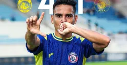 Arema FC berhasil menang telak melawan PSBS Biak, skor akhir 4-1. (Sumber: Instagram/@aremafcofficial)