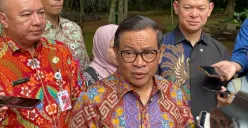 Gubernur Jakarta, Pramono Anung saat menyampaikan pernyataan kepada awak media di Ragunan, Jakarta Selatan, Kamis, 14 Agustus 2025. (Sumber: Poskota/Muhammad Tegar Jihad)