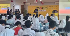 Development Director Maxim Indonesia, Dirhamsyah saat pembukaan acara Quiz di Ruang Serbaguna Kantor Pusat Maxim Indonesia, Jakarta, Jumat, 15 Agustus 2025. (Sumber: Poskota/Angga Pahlevi)