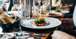 3 restoran nusantara di kelapa gading (Sumber: Unsplash/Jay Wennington)