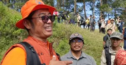 Aktivis dan relawan lingkungan saat berada di Gunung Batu, Lembang, Kabupaten Bandung Barat, Minggu, 24 Agustus 2025. (Sumber: POSKOTA | Foto: Gatot Poedji Utomo)