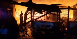 Kebakaran hebat melanda Pasar Pejuang Pratama, Kota Bekasi, Sabtu 23 Agustus 2025 malam. (Sumber: Disdamkarmat Kota Bekasi)