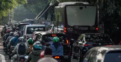Sejumlah Kendaraan yang terjebak macet di Jalan RA Kartini dan Jalan TB Simatupang, Jakarta. (Sumber: Poskota/Bilal Nugraha Ginanjar)