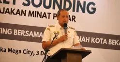 Wali Kota Bekasi, Tri Adhianto saat acara Market Sounding Penjajakan Minat Pasar Penyelenggaraan Ducting Bersama Bawah Tanah Kota Bekasi di Hotel Santika Mega City, Rabu, 3 Desember 2025. (Sumber: Dok. Pemkot Bekasi)