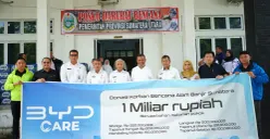 PT BYD Motor Indonesia menyalurkan bantuan tanggap darurat bagi warga terdampak banjir di Sumatera. (Sumber: Dok. BYD)