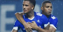 Persib Bandung berhasil petik 3 poin penuh atas Borneo FC dengan skor mencolok 3-1 dalam lanjutan Super League 2025/2025, Jumat 5 Desember 2025. 