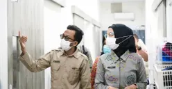Petugas SPPG Margomulyo Seyegan mempersiapkan layanan Gizi Center sebagai pusat konsultasi gizi bagi masyarakat di Sleman, DIY. (Sumber: Biro Hukum dan Humas BGN)