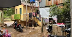 Kondi permukiman warga di Bantaran Kali Kebon Pala, Jakarta Timur, Sabtu, 6 Desember 2025. (Sumber: POSKOTA | Foto: M Tegar Jihad)