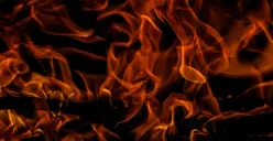 Ilustrasi. Sebuah kapal nelayan di Pelabuhan Muara Baru, terbakar. (Sumber: Pexels)