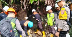 Petugas gabungan menertibkan praktik penambangan emas ilegal di kawasan Gunung Pongkor, Kecamatan Nanggung, Kabupaten Bogor. (Sumber: Istimewa)