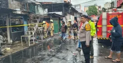 Sebuah Rumah yang dijadikan gudang toko online terbakar dan menewaskan lima orang korban, di Penjaringan, Jakarta Utara, Kamis, 19 Desember 2025. (Sumber: Dok. Polsek Penjaringan)