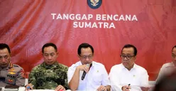 Sikap Mendagri, Tito Karnavian (tengah). (Sumber: Puspen Kemendagri)
