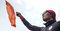 Buruh mengikuti aksi unjuk rasa menolak Upah Minimum Provinsi (UMP) DKI Jakarta di Jalan Merdeka Selatan, Jakarta, Senin, 29 Desember 2025. (Sumber: Poskota/Bilal Nugraha Ginanjar)
