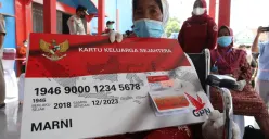 Manfaat memiliki KKS selain sebagai alat terima bansos. (Sumber: Kemensos RI)