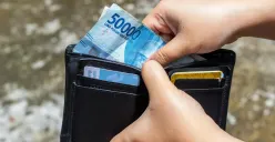 Segini besaran gaji ke-13 pensiunan PNS. (Sumber: Pexels/Ahsanjaya)