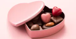 Simak rekomendasi coklat paling enak yang cocok untuk hadiah spesial pasangan atau orang tersayang di Hari Valentine 2025. (Sumber: My Best)