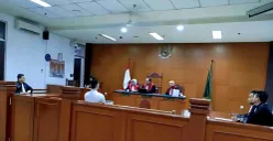 Jaksa mengajukan banding atas vonis Majelis Hakim PN Jakarta Timur 20 tahun penjara terhadap terdakwa Muhammad Haryono, di kasus produksi 13,8 juta pil narkotika. (Sumber: Poskota/Ramot Sormin)