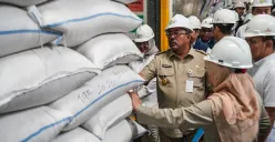 Wakil Gubernur Jakarta Rano Karno meninjau ketersediaan beras di Pasar Induk Beras Cipinang dan Food Station Tjipinang Jaya, Jakarta Timur, Sabtu, 22 Februari 2025, lalu. (Sumber: Poskota/Bilal Nugraha Ginanjar)
