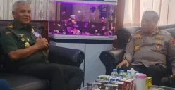 Pertemuan Pangdam VI/Mulawarman, Mayjen Rudy Rachmat Nugraha dan Kapolda Kalimantan Utara, Irjen Hary Sudwijanto. (Sumber: Dok. Pangdam VI/Mulawarman)