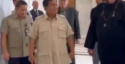 Presiden Prabowo Subianto tak sengaja bertemu dengan aktor Hollywood, Steven Seagel di Jakarta. (Sumber: Capture Video @2.prabowo)