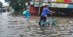Ilustrasi banjir di kawasan Green Garden, Kedoya Utara, Kebon Jeruk, Jakarta Barat, Rabu, 29 Januari 2025. (Sumber: Poskota/Pandi Ramedhan)