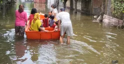 Banjir masih menggenangi kawasan Komplek KFT, Cengkareng, Jakarta Barat, Jumat, 31 Januari 2025. (Sumber: Poskota/Pandi Ramedhan)
