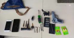 Polsek Tambun Selatan mengamankan beberapa barang bukti dari tangan pelaku curanmor. Di antaranya kunci T, mata kunci modifikasi, obeng, korek api berbentuk pistol, yang diduga digunakan dalam aksi kejahatan. (Sumber: Poskota/Nurpini Aulia Rapika)