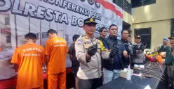 Polresta Bogor Kota bersama Polsek Bogor Timur menggelar konferensi pers pengungkapan kasus pencurian mobil boks di Mapolsek Bogor Timur, Kota Bogor, Rabu, 3 Juli 2025. (Sumber: POSKOTA | Foto: Sekar Putri Andini)