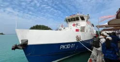 Kapal Pusat Krisis Kegawatdaruratan Kesehatan Daerah (PK3D 01) di Pulau Kelapa, Kepulauan Seribu, pada Jumat, 4 Juli 2025. (Sumber: Poskota/M. Tegar Jihad)