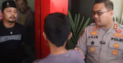 Kapolres Purwakarta AKBP Lilik Ardiansyah menginterogasi pelaku pria penganiaya anak kandungnya yang berhasil ditangkap di lokasi persembunyian, Hutan Desa Cipinang. (Sumber: Poskota/Dadan Sukmana)