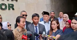 Pakar Telematika Roy Suryo dan Rismon Hasiholan Sianipar, di kasus tudingan ijazah palsu Jokowi. (Sumber: POSKOTA | Foto: Pandi Ramedhan)