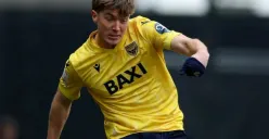Potret pemain Oxford United sekaligus Timnas Indonesia, Ole Romeny yang mengalami cedera saat laga melawan Arema FC di Piala Presiden 2025. (Sumber: Instagram/@oleromeny.)