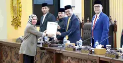 Pemkab dan DPRD Kabupaten Bekasi sepakat menetapkan dua Raperda menjadi Perda. (Sumber: Humas Pemkab Bekasi)