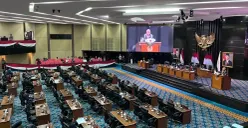 Rapat paripurna di Gedung DPRD DKI Jakarta, Senin, 21 Juli 2025. (Sumber: POSKOTA | Foto: M Tegar Jihad)