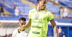 Potret pemain asing asal Brasil, Alan Cardoso yang dikabarkan segera menjadi bagian dari skuad Persija Jakarta. (Sumber: Instagram/@acardoso06)