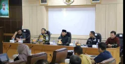 Pemkab Bekasi bersama KPK RI, menggelar rapat koordinasi pencegahan korupsi melalui perbaikan tata kelola pemerintah daerah di Kantor Bupati Kabupaten Bekasi, kemarin. (Sumber: Dok. Pemkab Bekasi)