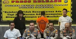 Gelar perkara kasus penipuan dengan modus jasa pembuatan furnitur terungkap di Mapolsek Tambora, Jakarta Barat, Rabu, 23 Juli 2025. (Sumber: Poskota/Pandi Ramedhan)
