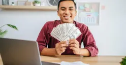 Ilustrasi membangun passive income untuk mencapai kebebasan finansial. (Sumber: Freepik/Jcomp)