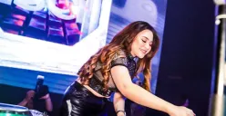 Dampak video Nathalie Holscher dan DJ Panda, boikot klub malam, permintaan maaf ke Erika Carlina, hingga tekanan mental. Baca faktanya! (Sumber: Instagram/@nathalieholscher)