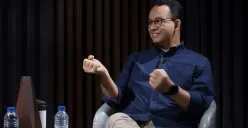 Anies Baswedan berbicara tentang hasil putusan Tom Lembong di siniar The Overpost. (Sumber: Tangkapan Layar YouTube The Overpost)