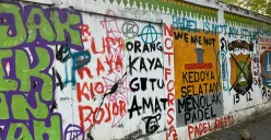 Warga Kedoya Selatan menolak wacana alihfungai lapangan Sepakbola menjadi sarana olahraga Padel. (Sumber: Poskota/Pandi Ramedhan)